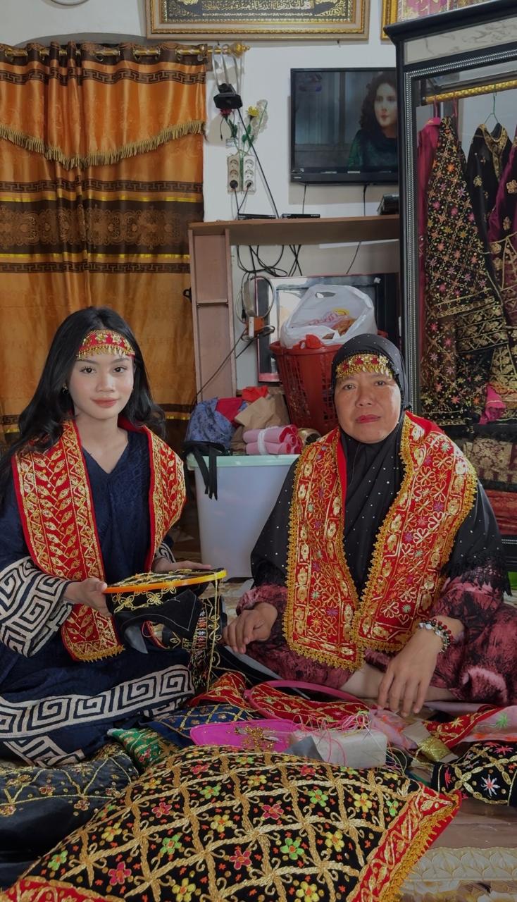 Acara Istimewa dan Jamuan Adat
